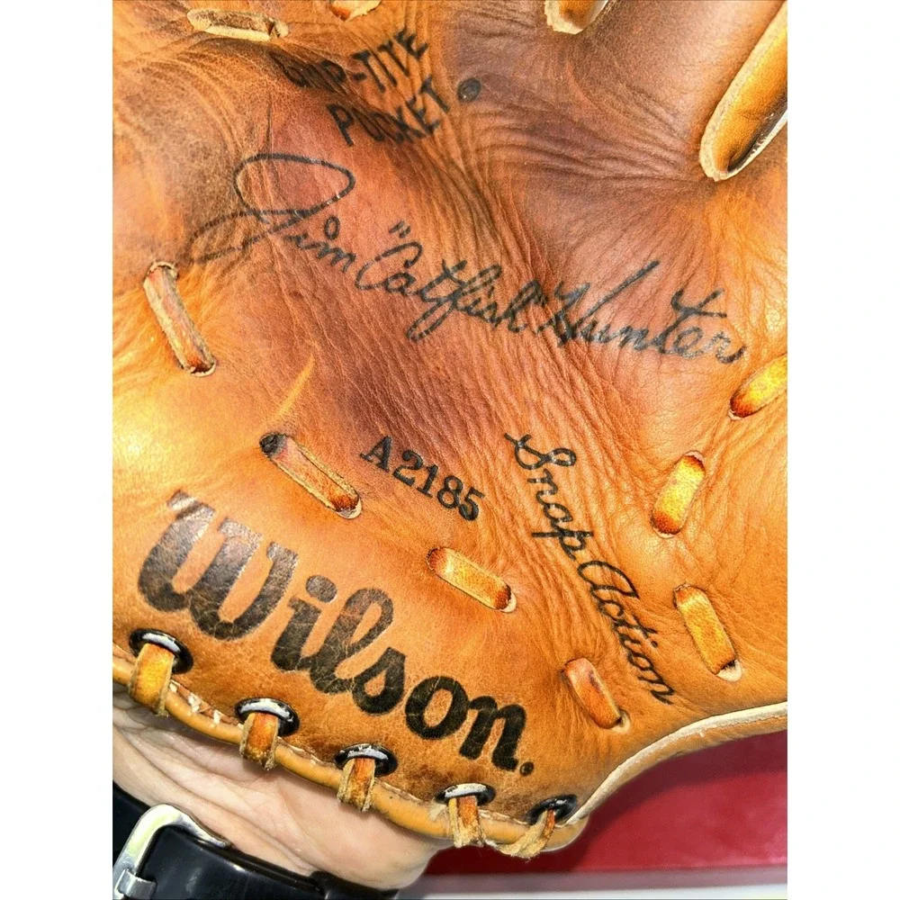 Vintage Wilson A2185 Jim Catfish Hunter Kids 9
